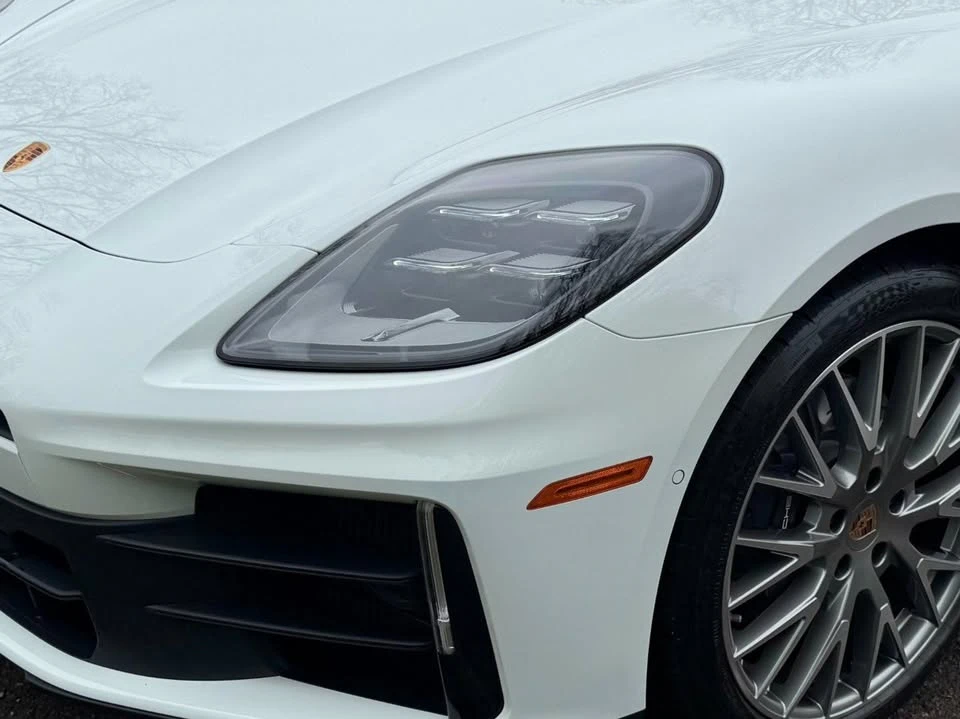 2025 Porsche 976 Panamera - Image 13 of 20