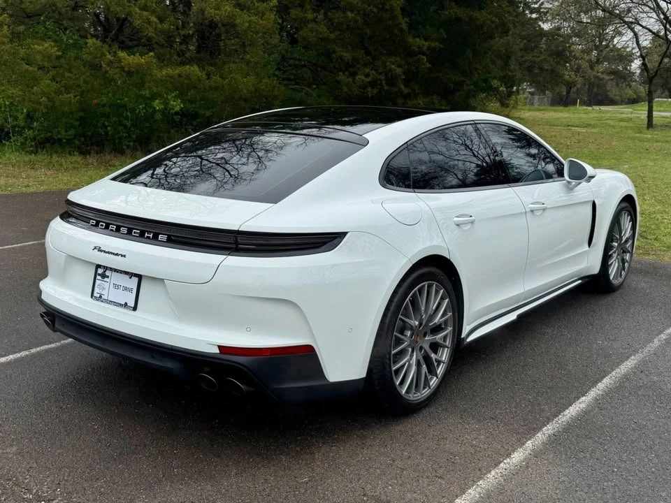 2025 Porsche 976 Panamera - Image 3 of 20