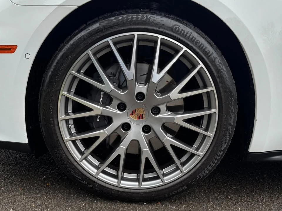 2025 Porsche 976 Panamera - Image 9 of 20