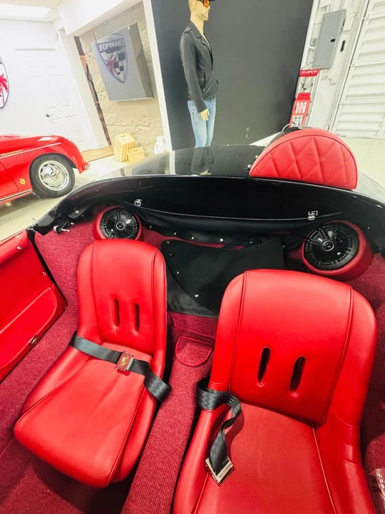 2025 Porsche Speedster - Image 14 of 15