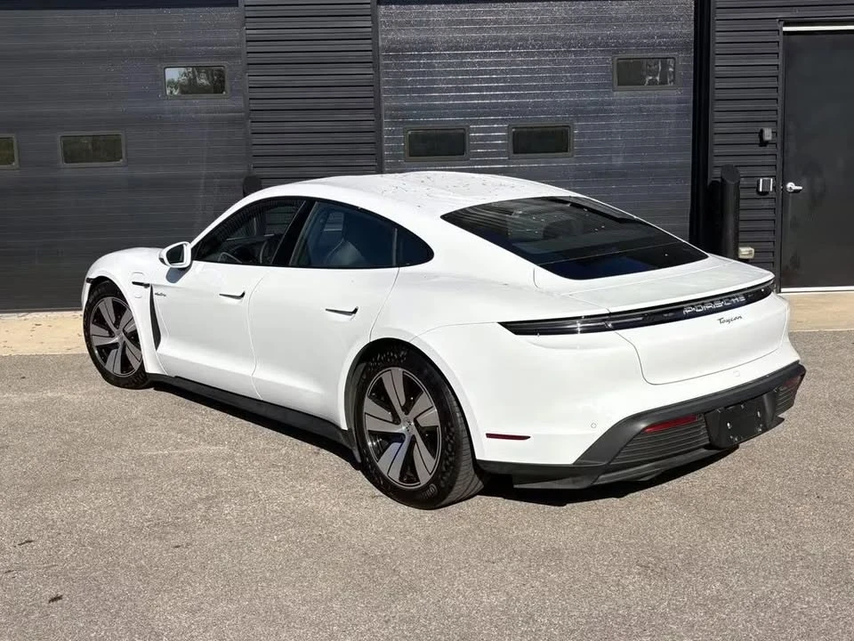 2025 Porsche Taycan - Image 5 of 15