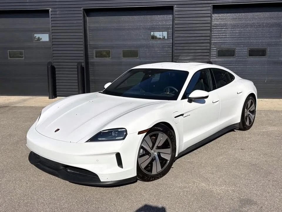 2025 Porsche Taycan - Image 3 of 15