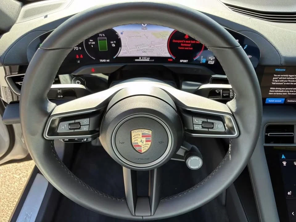 2025 Porsche Taycan - Image 9 of 15