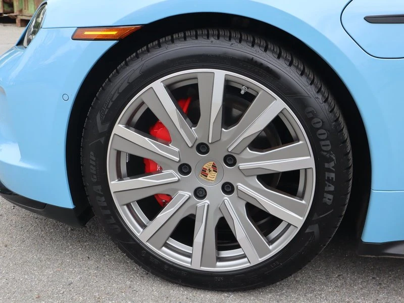 2025 Porsche Taycan 4S - Image 16 of 19