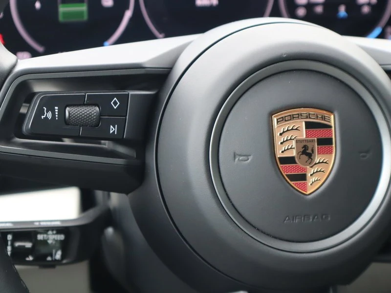 2025 Porsche Taycan 4S - Image 11 of 19
