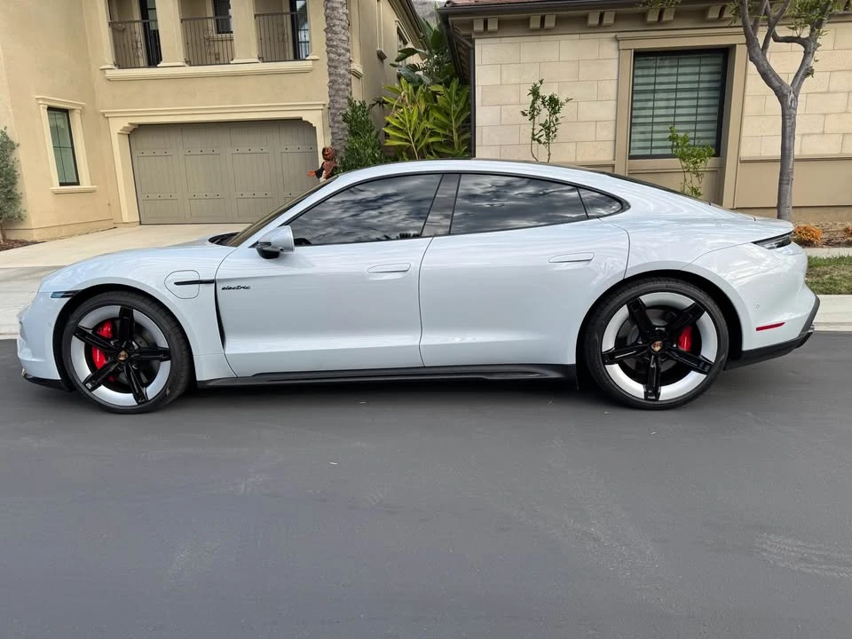 2025 Porsche Taycan GTS - Image 3 of 17