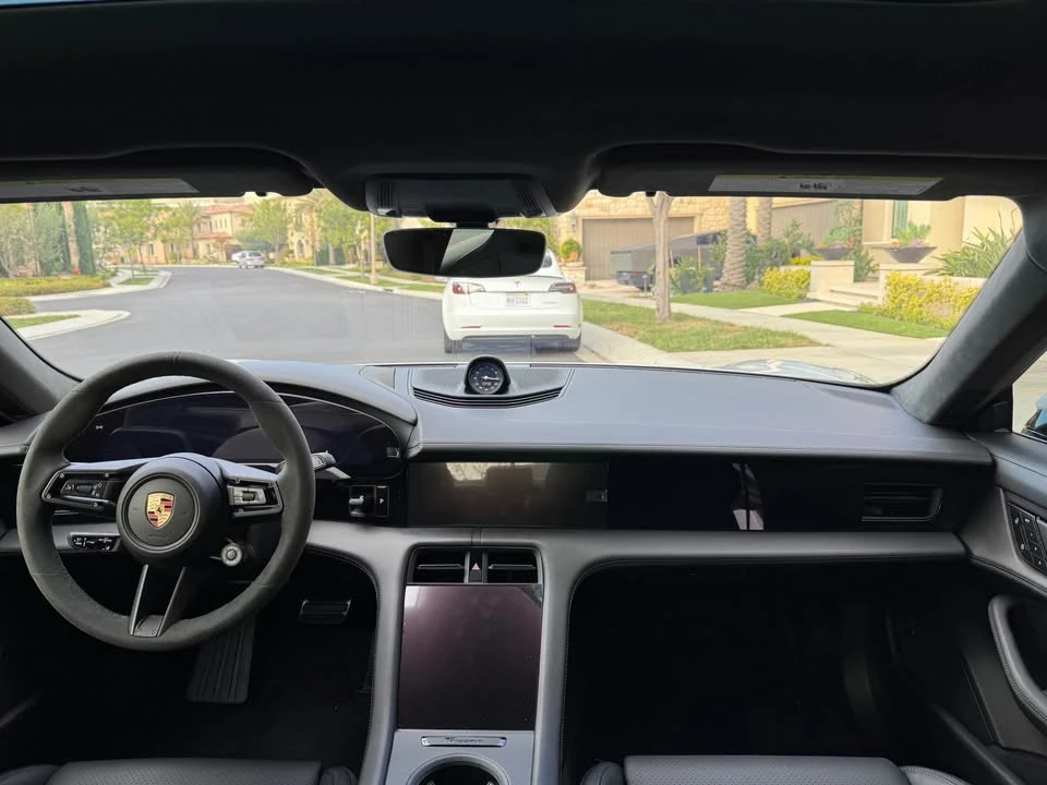 2025 Porsche Taycan GTS - Image 15 of 17