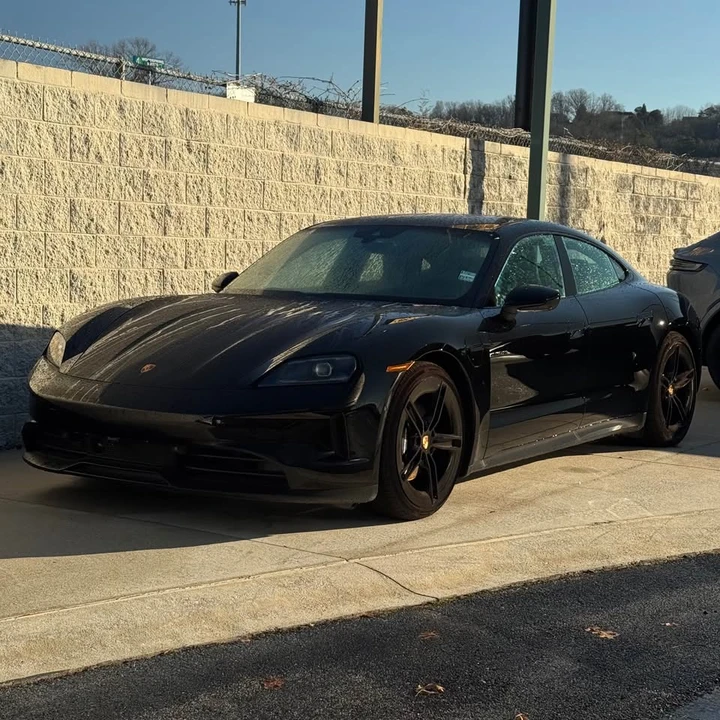 2025 Porsche Taycan - Image 2 of 10