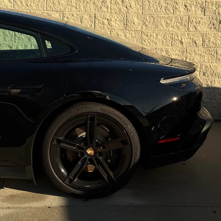 2025 Porsche Taycan - Image 6 of 10