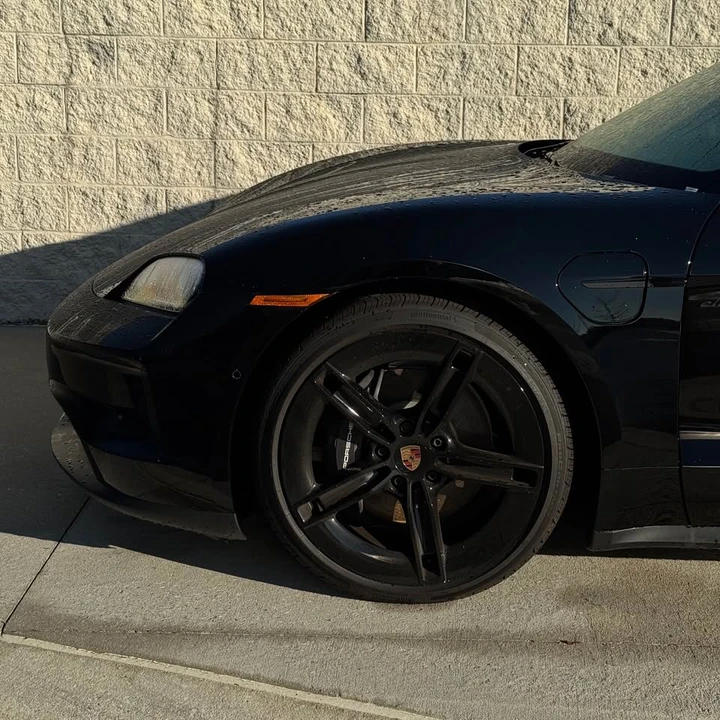 2025 Porsche Taycan - Image 5 of 10