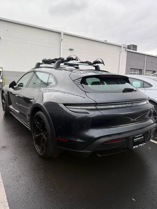 2025 Porsche Taycan 4S - Image 5 of 5