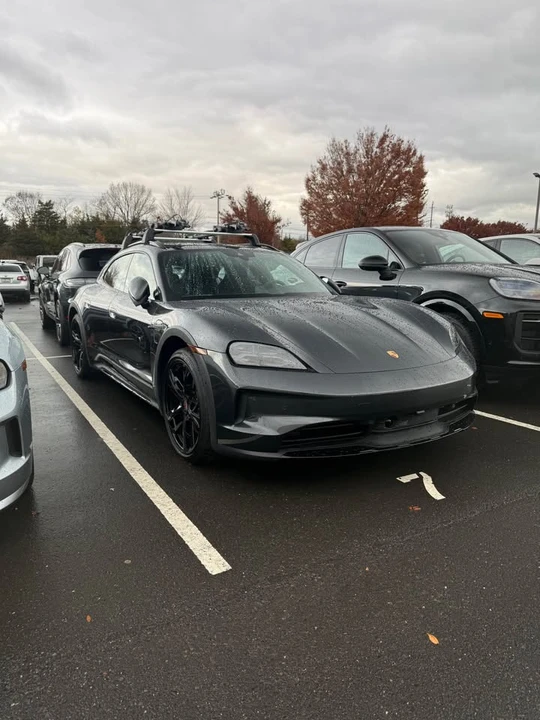 2025 Porsche Taycan 4S - Image 3 of 5