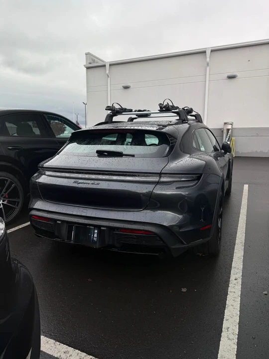 2025 Porsche Taycan 4S - Image 4 of 5