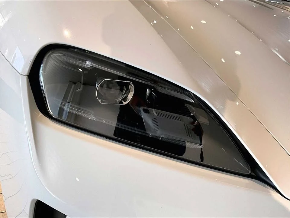 2025 Porsche Taycan - Image 12 of 20