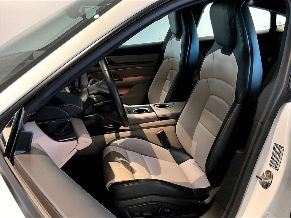 2025 Porsche Taycan - Image 5 of 20