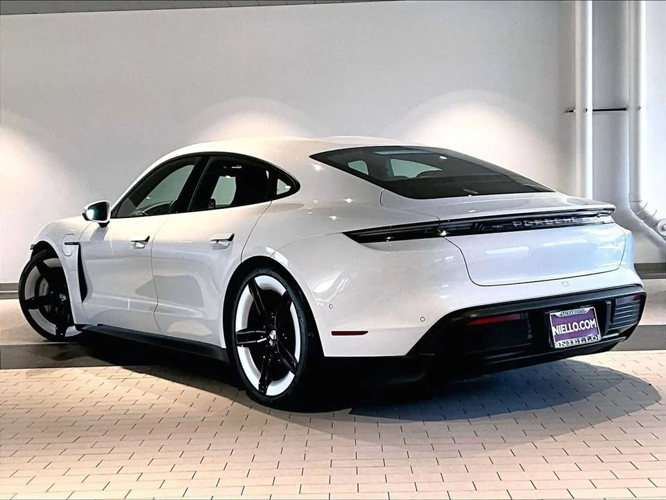 2025 Porsche Taycan - Image 3 of 20
