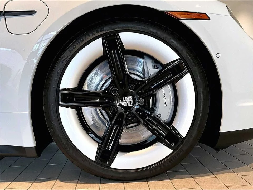2025 Porsche Taycan - Image 11 of 20