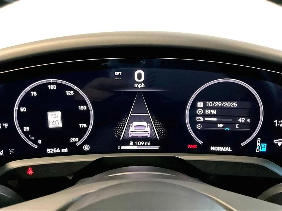 2025 Porsche Taycan - Image 18 of 20