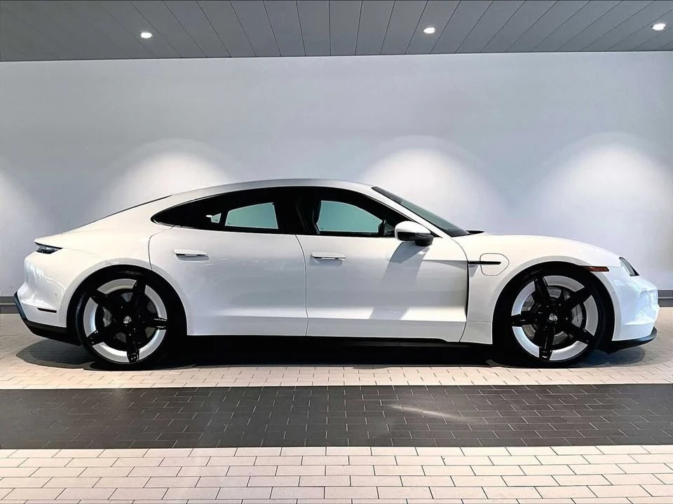 2025 Porsche Taycan - Image 8 of 20