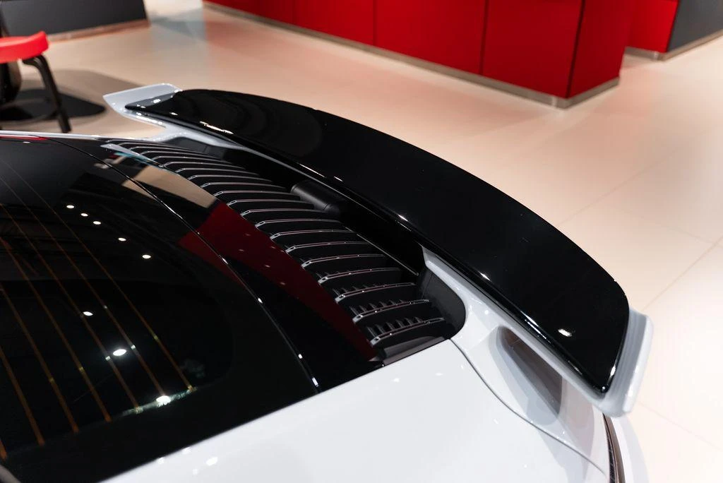 2025 Porsche 992 Turbo - Image 15 of 31