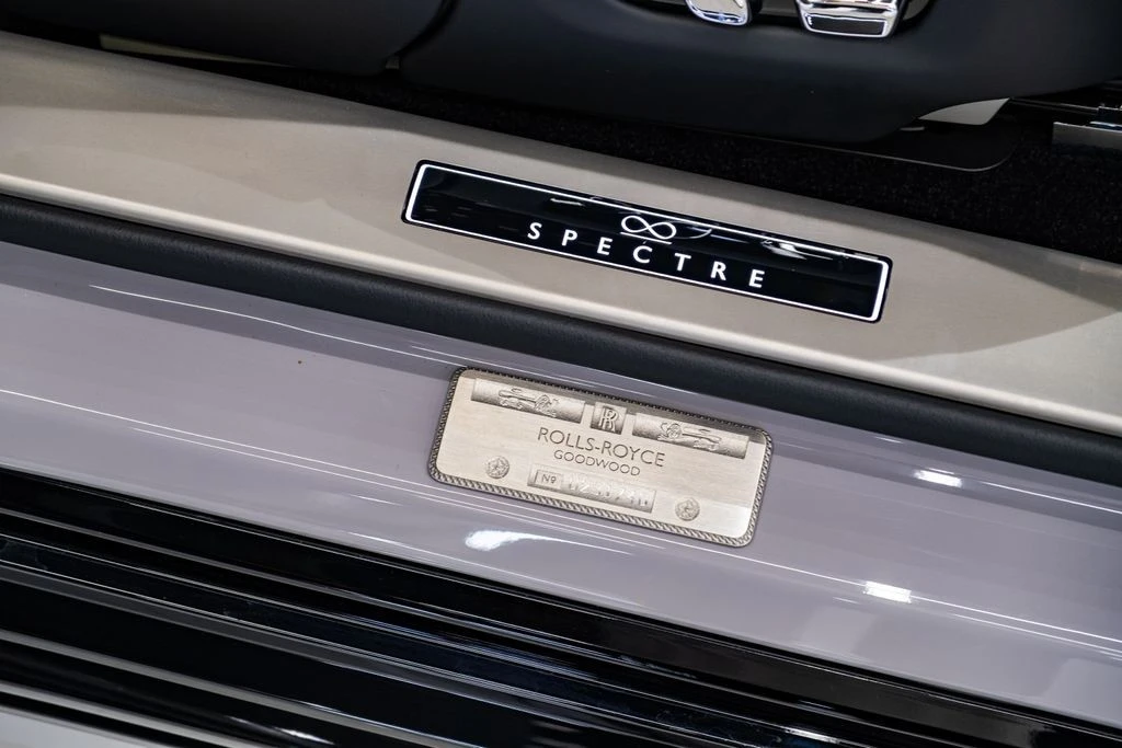 2025 Rolls-Royce Spectre - Image 28 of 31