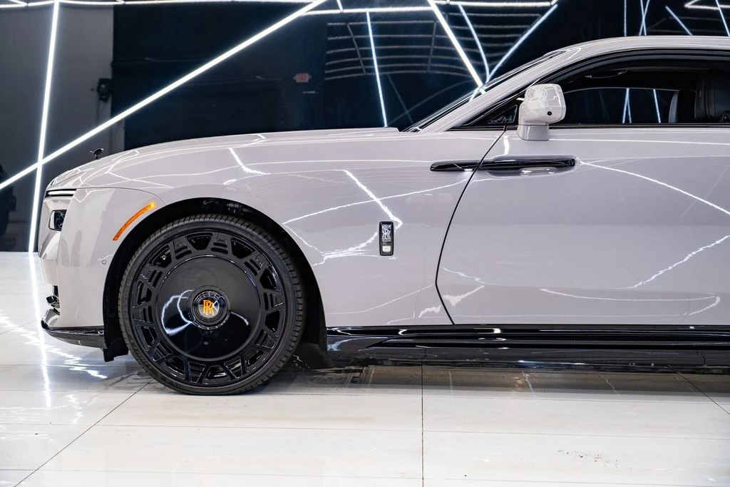 2025 Rolls-Royce Spectre - Image 23 of 31
