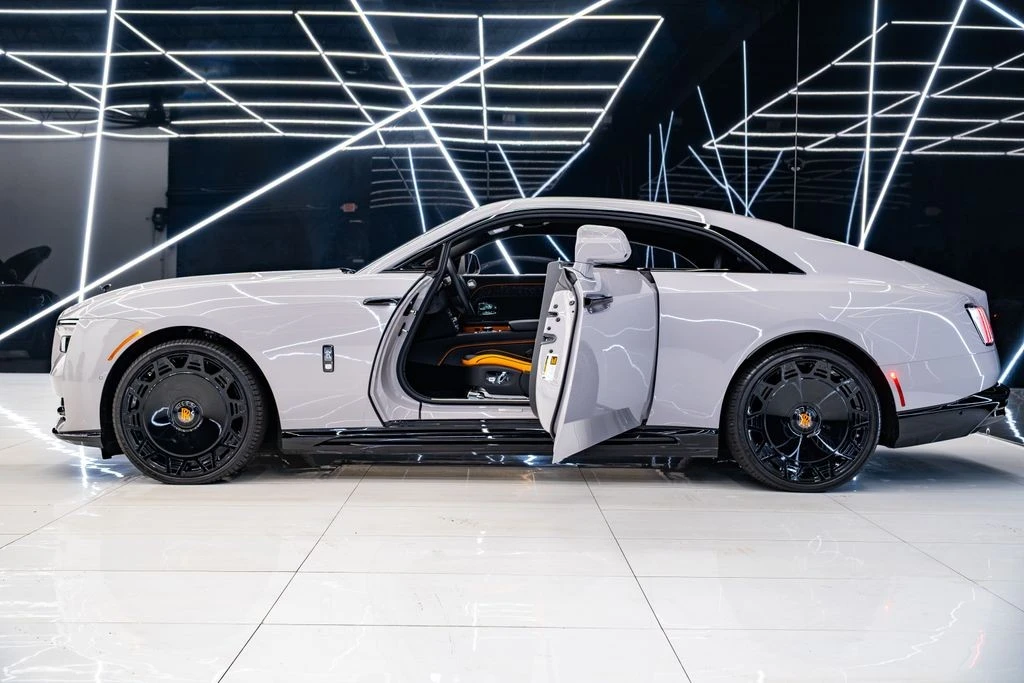 2025 Rolls-Royce Spectre - Image 24 of 31