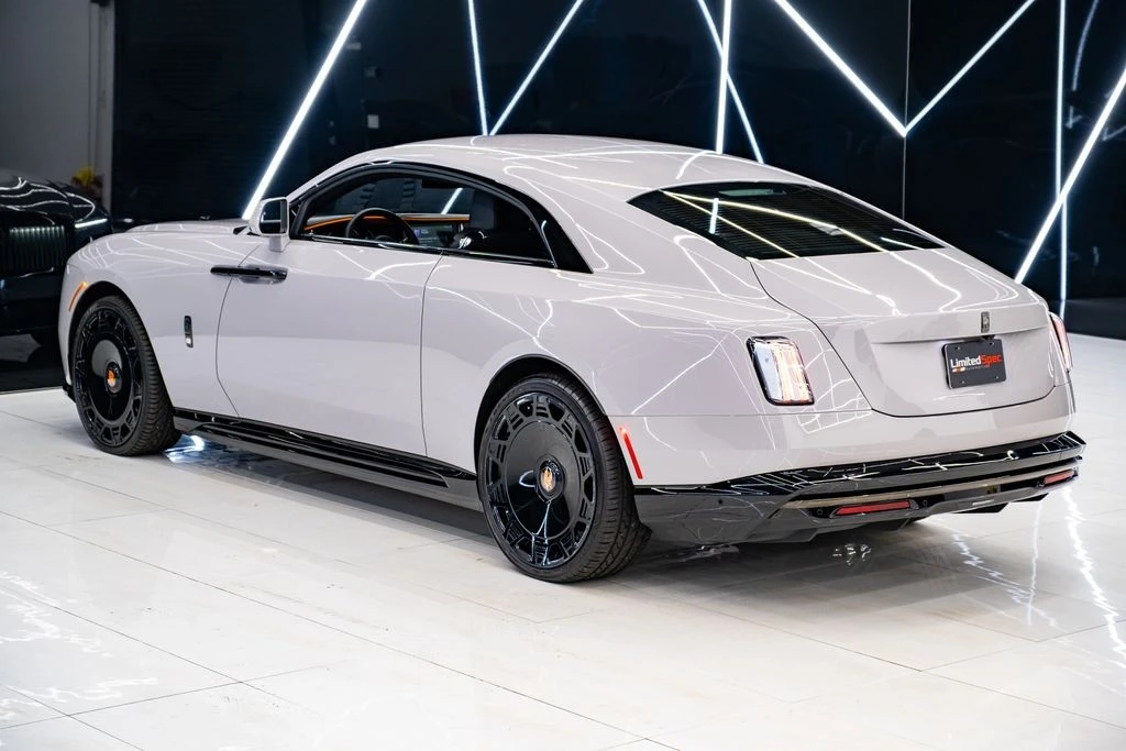 2025 Rolls-Royce Spectre - Image 30 of 31