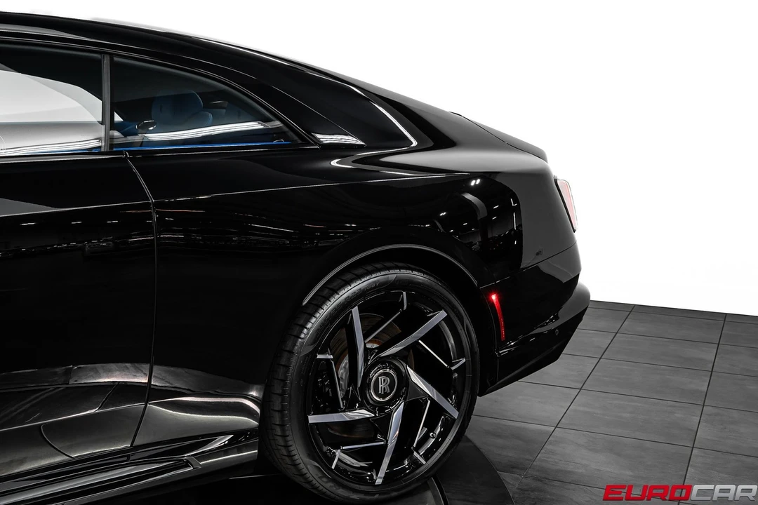 2025 Rolls-Royce Spectre - Image 13 of 31
