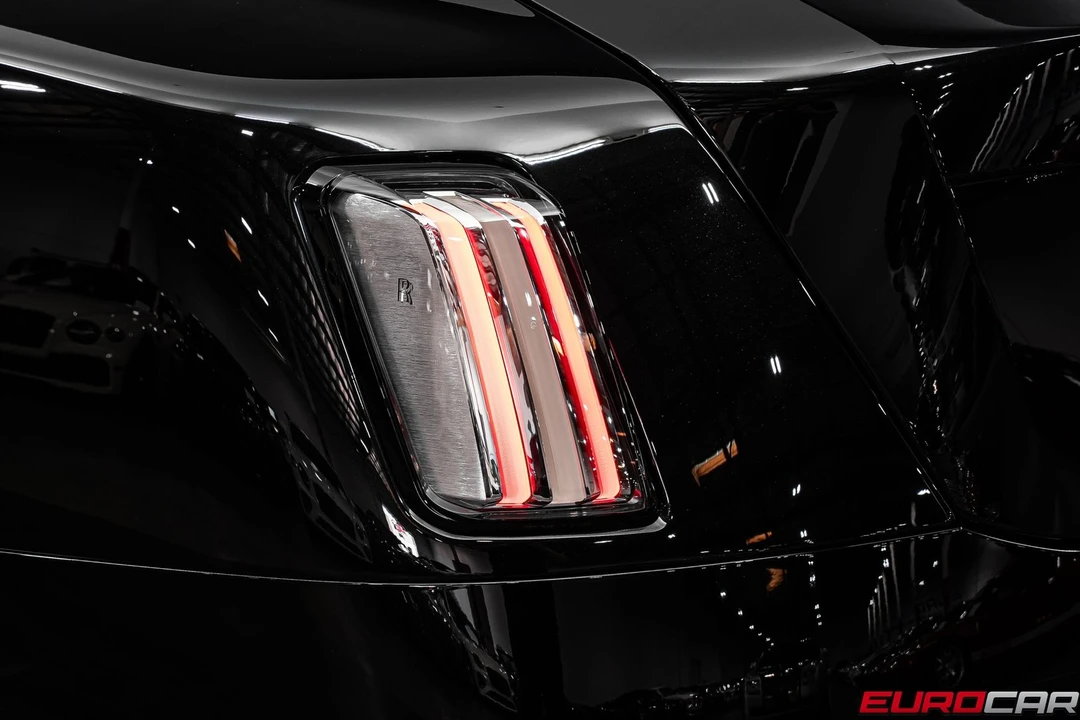 2025 Rolls-Royce Spectre - Image 16 of 31