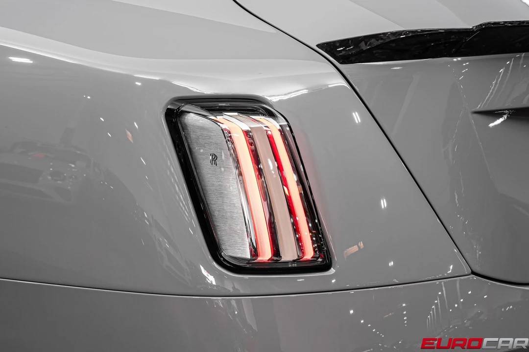 2025 Rolls-Royce Spectre - Image 26 of 31