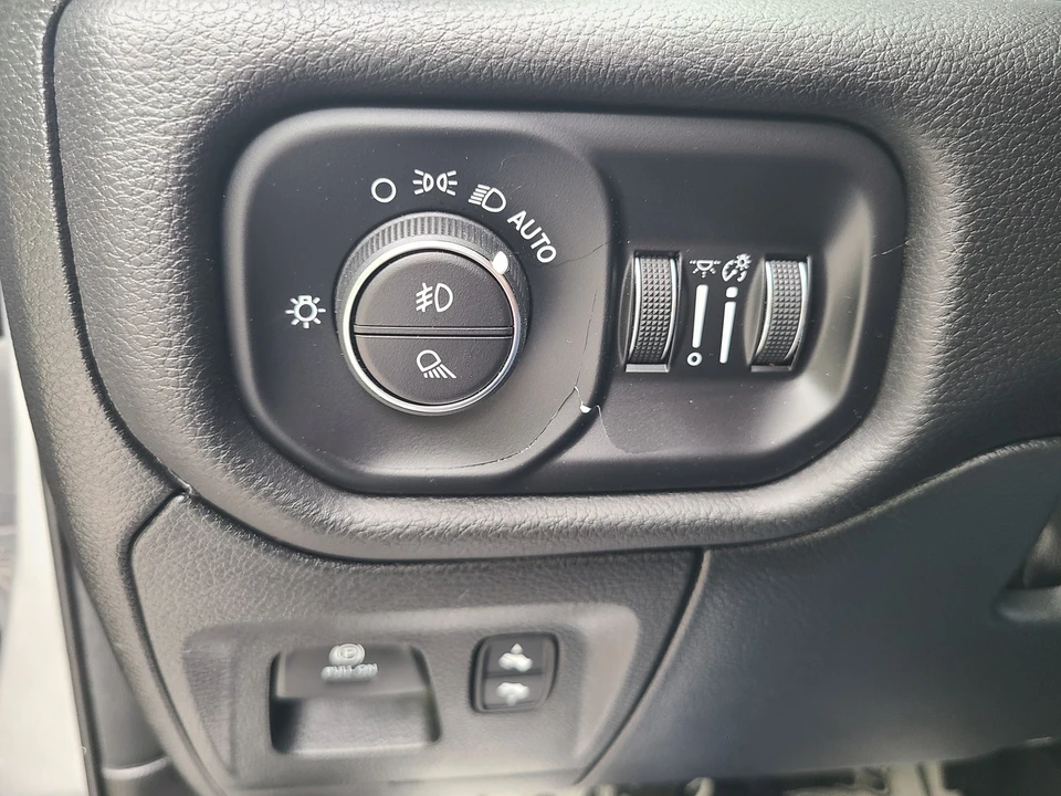 2025 Ram 1500 2nd Gen - Image 24 of 27