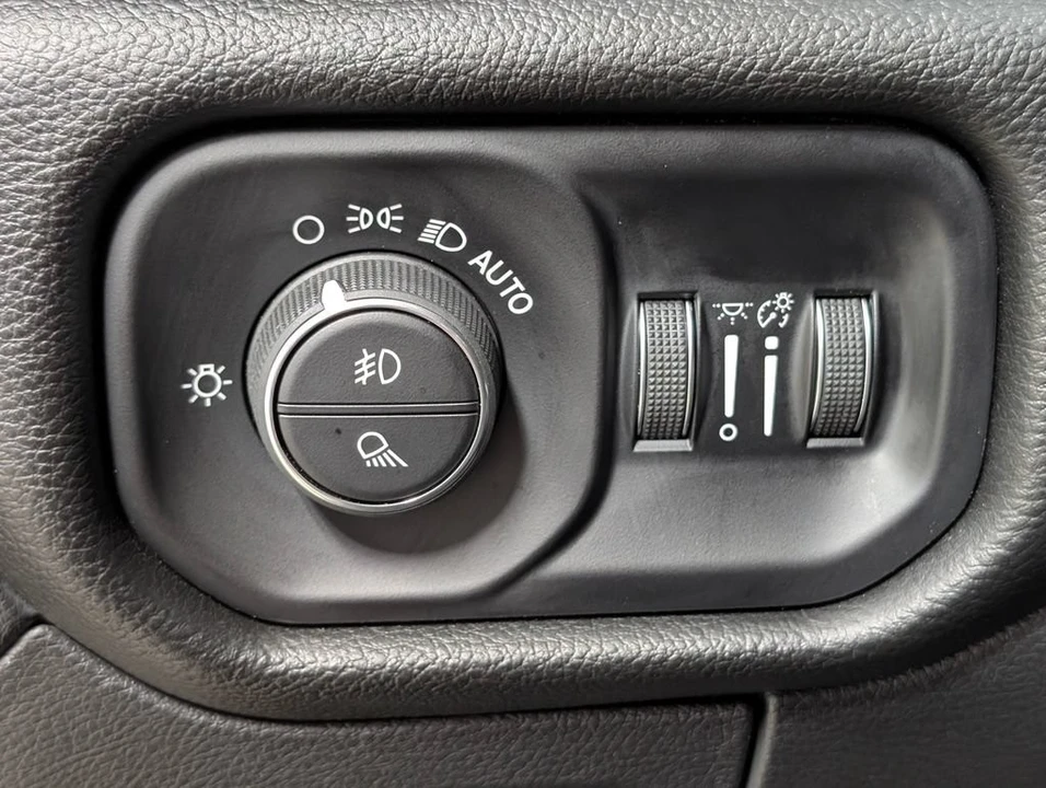 2025 Ram 1500 2nd Gen - Image 13 of 31