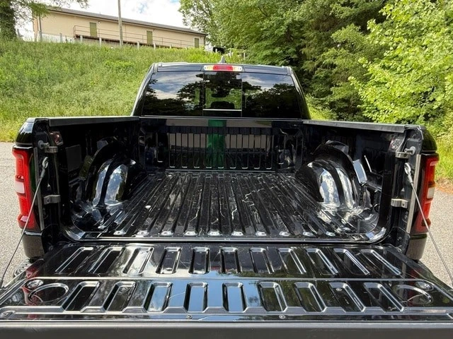 2025 Ram 1500 2nd Gen - Image 8 of 31