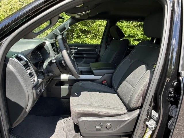 2025 Ram 1500 2nd Gen - Image 12 of 31