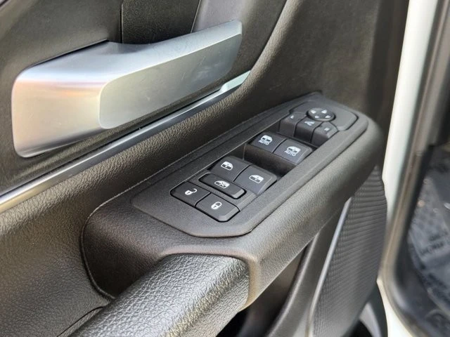 2025 Ram 1500 2nd Gen - Image 17 of 31
