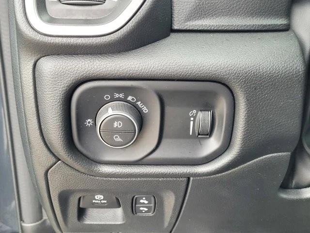 2025 Ram 1500 2nd Gen - Image 17 of 27