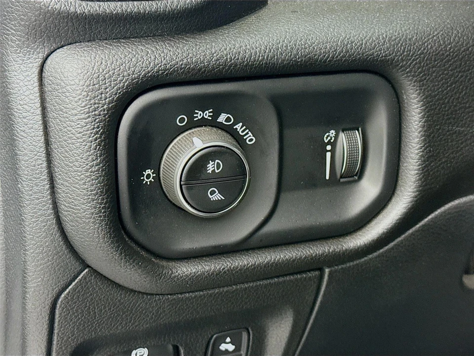 2025 Ram 1500 2nd Gen - Image 5 of 31