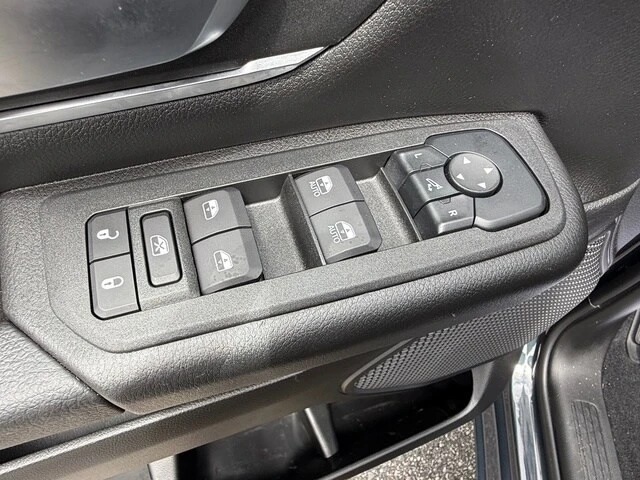2025 Ram 1500 2nd Gen - Image 13 of 31