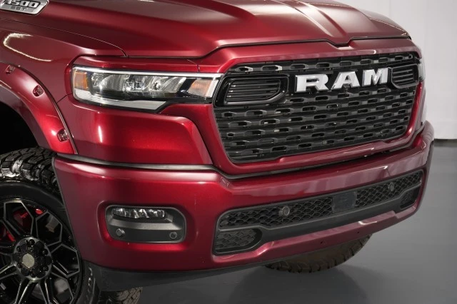 2025 Ram 1500 - Image 7 of 31
