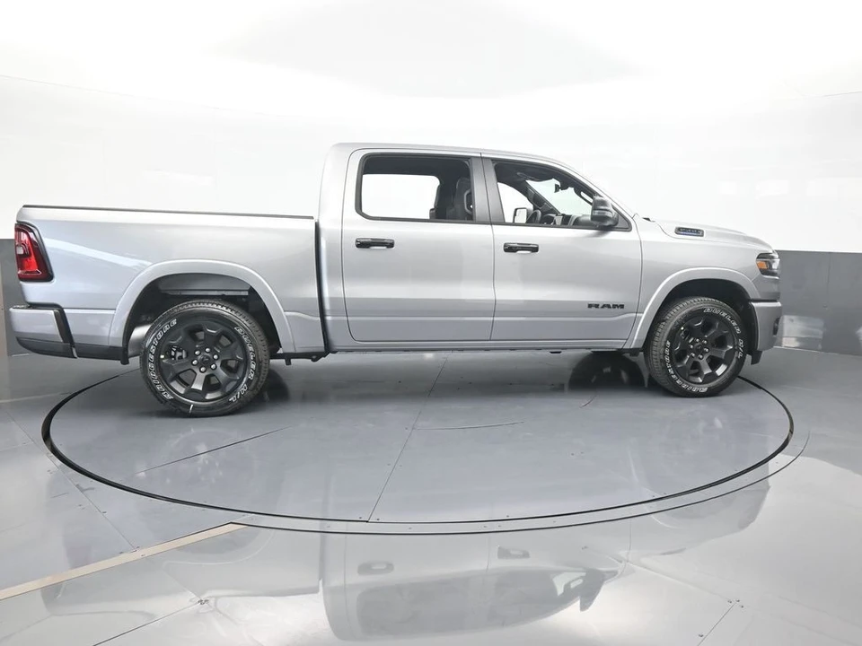 2025 Ram - Image 7 of 31