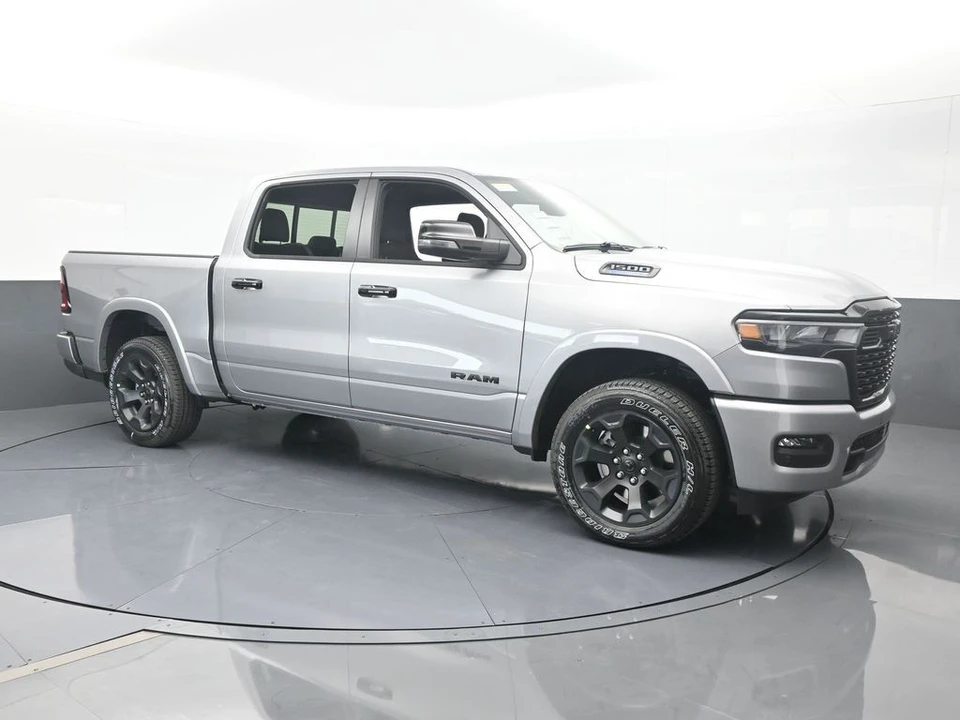 2025 Ram - Image 8 of 31
