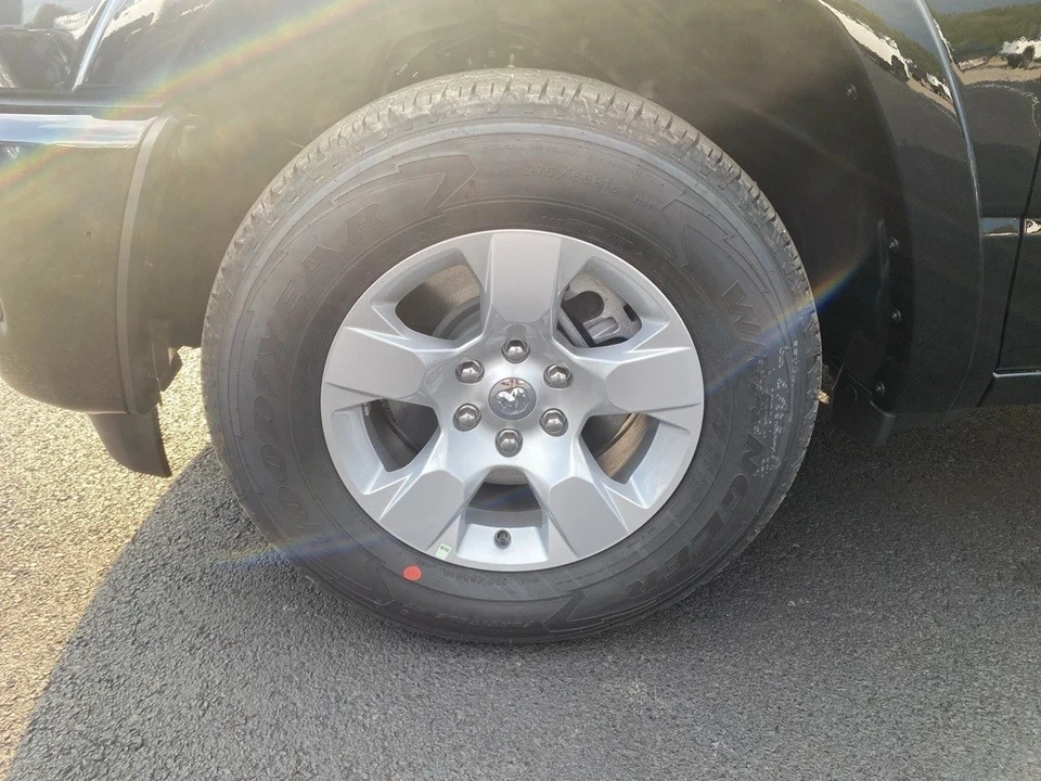 2025 Ram 1500 2nd Gen - Image 9 of 12