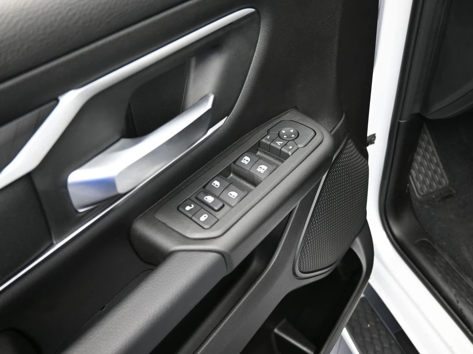 2025 Ram 1500 2nd Gen - Image 13 of 31