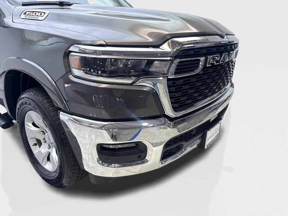 2025 Ram - Image 17 of 31