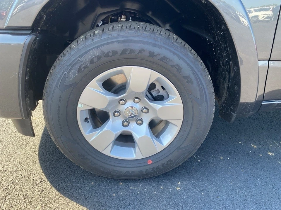 2025 Ram 1500 2nd Gen - Image 9 of 12