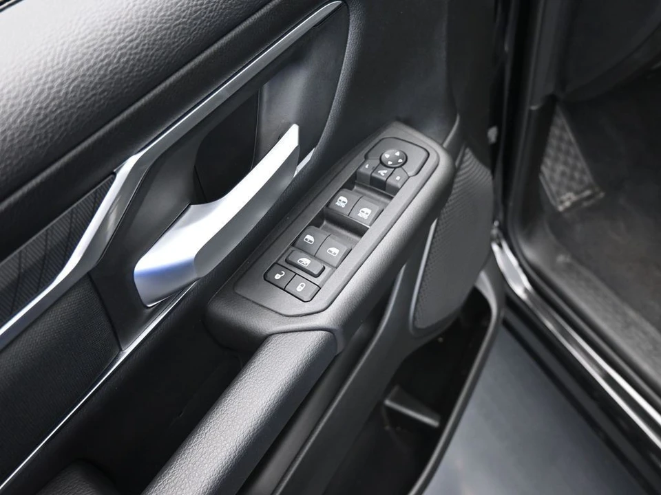 2025 Ram 1500 2nd Gen - Image 12 of 31