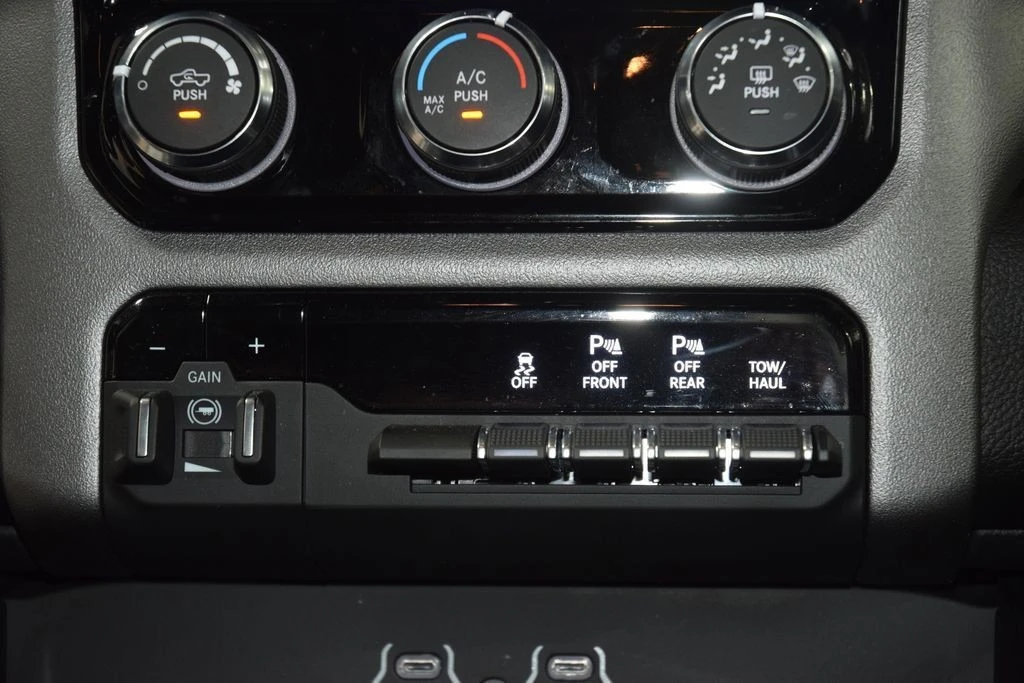 2025 Ram 1500 2nd Gen - Image 22 of 31