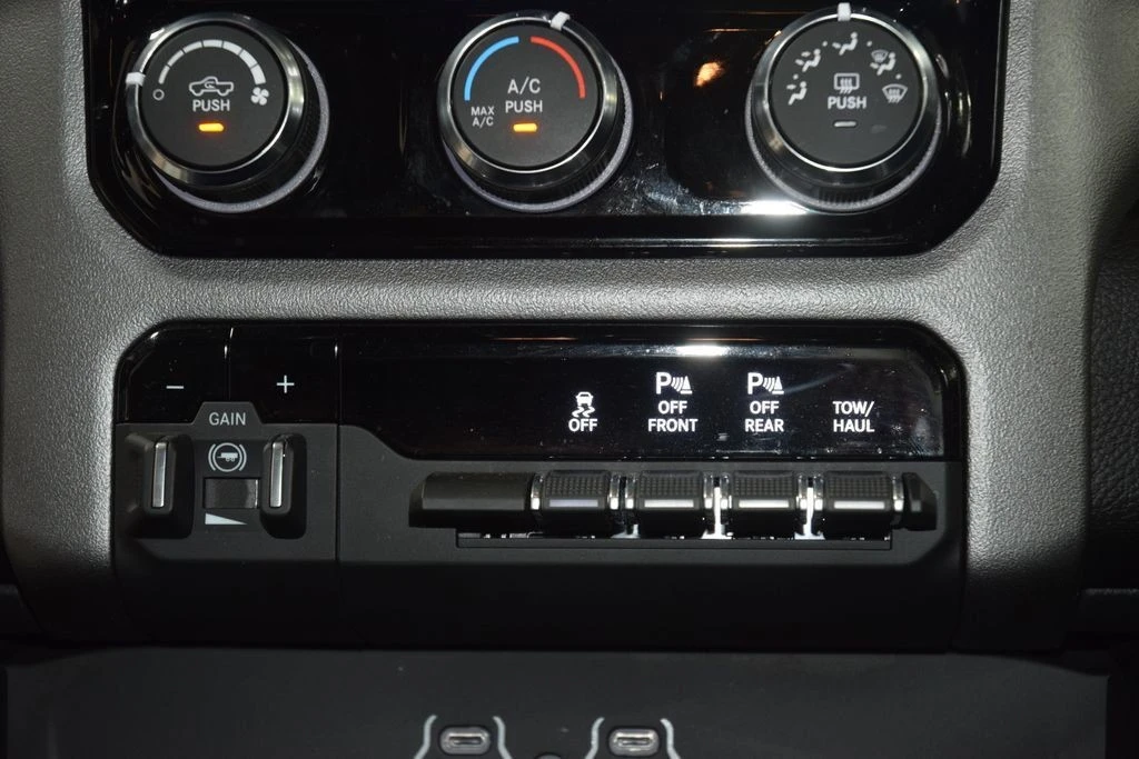 2025 Ram 1500 2nd Gen - Image 27 of 31