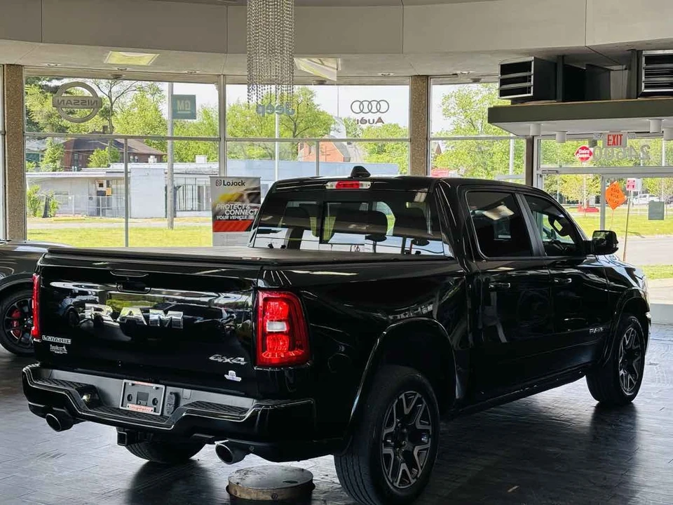 2025 Ram 1500 2nd Gen - Image 7 of 31